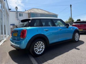 2016 MINI Hatch 1.5 Cooper Auto Euro 6 (s/s) 5dr in Blue — image 3