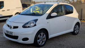 2011 Toyota Aygo 1.0 Vvt-I Go Hatchback 5dr Petrol Manual Euro 5 (67 Ps) in White — image 3