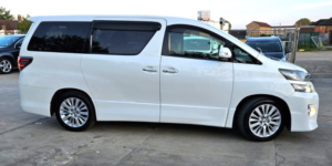 2012 Toyota Vellfire 2.4l Petrol -Upgraded Car-Ulez/caz Pass-Free 42months Gold Warranty & 12months Aa Breakdown Cover in White — image 3