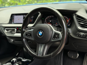 2022 BMW 1 Series 1.5 118i M Sport (lcp) Hatchback 5dr Petrol Dct Euro 6 (s/s) (136 Ps) in Blue — image 2