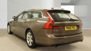 2016 Volvo V90 2.0 D4 Momentum Auto Euro 6 (s/s) 5dr in Bronze — image 4