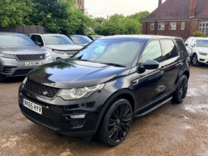 2015 Land Rover Discovery Sport Td4 Hse in Black — image 4