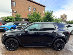 2015 Land Rover Discovery Sport Td4 Hse in Black — image 5