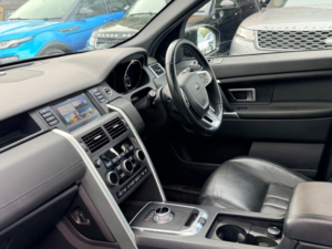 2015 Land Rover Discovery Sport Td4 Hse in Black — image 6