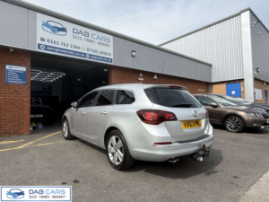2013 Vauxhall Astra 2.0 Astra Sri Cdti Auto 5dr in Silver — image 2
