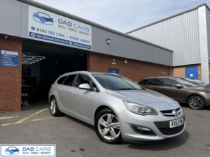 2013 Vauxhall Astra 2.0 Astra Sri Cdti Auto 5dr in Silver — image 5
