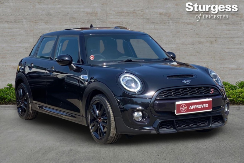 2019 MINI Hatch 2.0 Cooper S Sport Steptronic Euro 6 (s/s) 5dr in Black — image 1