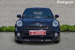 2019 MINI Hatch 2.0 Cooper S Sport Steptronic Euro 6 (s/s) 5dr in Black — image 2