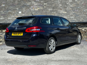2015 Peugeot 308 1.6 308 Active Sw Hdi S/s 5dr in Blue — image 4