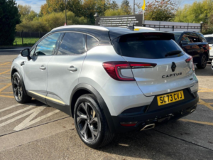 2024 Renault Captur 1.6 E-Tech E-Tech Engineered Auto Euro 6 (s/s) 5dr in Grey — image 4