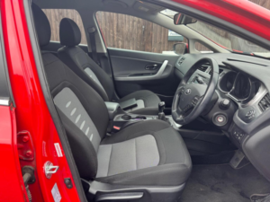2014 Kia Ceed 1.6 Gdi Ecodynamics 2 Euro 5 (s/s) 5dr in Red — image 6