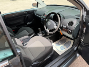 2011 Volkswagen Beetle 1.6 Sola Cabriolet Euro 4 2dr in Grey — image 2