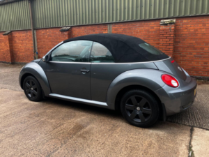 2011 Volkswagen Beetle 1.6 Sola Cabriolet Euro 4 2dr in Grey — image 3