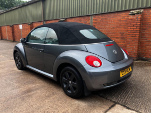2011 Volkswagen Beetle 1.6 Sola Cabriolet Euro 4 2dr in Grey — image 4