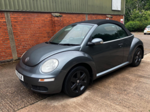 2011 Volkswagen Beetle 1.6 Sola Cabriolet Euro 4 2dr in Grey — image 5
