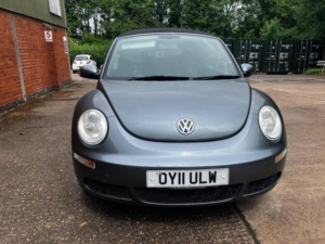 2011 Volkswagen Beetle 1.6 Sola Cabriolet Euro 4 2dr in Grey — image 6