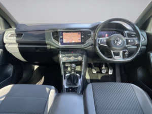 2018 Volkswagen T-Roc 1.6 Tdi R-Line in Black — image 3