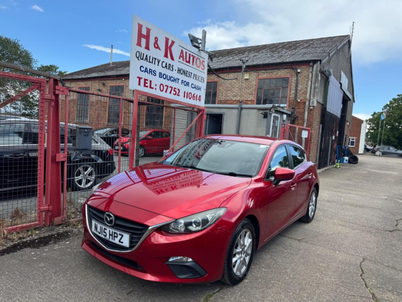 2015 Mazda Mazda3 2.0 Skyactiv-G Se Euro 5 (s/s) 5dr in Red — image 1