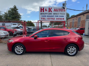 2015 Mazda Mazda3 2.0 Skyactiv-G Se Euro 5 (s/s) 5dr in Red — image 3