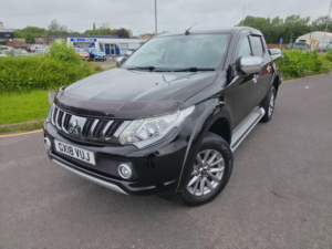 2018 Mitsubishi L200 2.4 Di-D Dc Barbarian 4WD Euro 6 4dr in Black — image 4