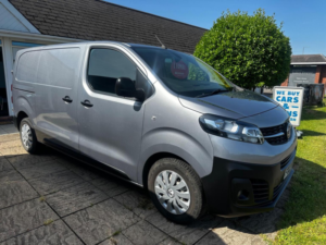 2022 Vauxhall Vivaro 1.5 Turbo D 2900 Dynamic L1 H1 Euro 6 (s/s) 6dr in Grey — image 2