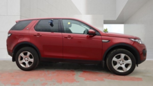 2018 Land Rover Discovery Sport Td4 Se in Red — image 3