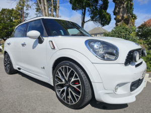 2013 MINI Countryman 1.6 John Cooper Works Countryman in White — image 3