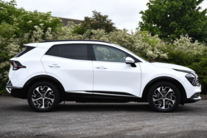 2023 Kia Sportage 1.6 H T-Gdi 4 SUV 5dr Petrol Hybrid Auto Euro 6 (s/s) (226 Bhp) in White — image 2