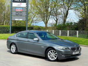 2010 BMW 5 Series 2.0 520d Se Steptronic Euro 5 4dr in Grey — image 2