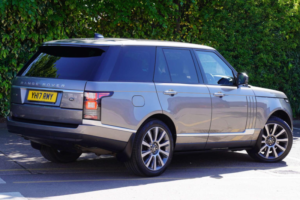 2017 Land Rover Range Rover 4.4 Sd V8 Autobiography Auto 4WD Euro 6 (s/s) 5dr in Silver — image 3