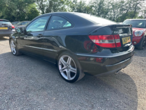 2009 Mercedes-Benz Clc Class 2.1 Clc220 Cdi Sport Coupe Auto Euro 4 3dr in Black — image 5