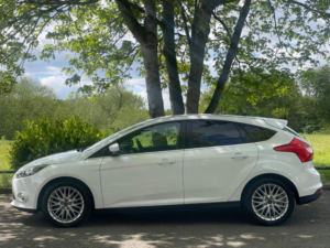 2014 Ford Focus 1.6 Zetec Euro 5 5dr in White — image 5