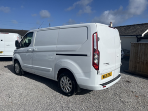 2021 Ford Transit Custom 2.0 Transit Custom Limited Van 300 L1 2.0l Ecoblue 130ps Fwd 6 Speed Manual in White — image 6