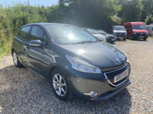 2013 Peugeot 208 1.2 Vti Active in Grey — image 2