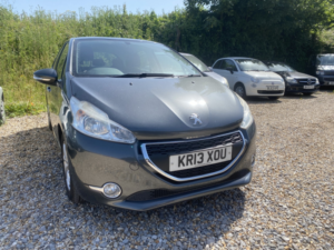 2013 Peugeot 208 1.2 Vti Active in Grey — image 3