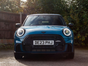 2023 MINI Hatch 1.5 Cooper Sport Steptronic Euro 6 (s/s) 3dr in Blue — image 2