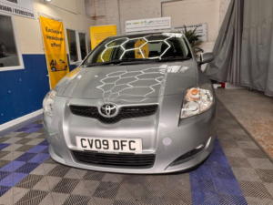 2009 Toyota Auris 1.6 Vvt-I Tr 5dr in Silver — image 3