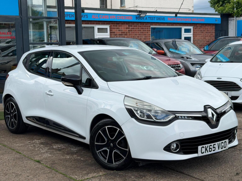 2015 Renault Clio 1.2 16v Dynamique Nav Euro 6 5dr in White — image 1
