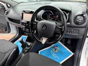 2015 Renault Clio 1.2 16v Dynamique Nav Euro 6 5dr in White — image 3