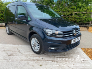 2019 Volkswagen Caddy Maxi Life 2.0 Tdi in Blue — image 2