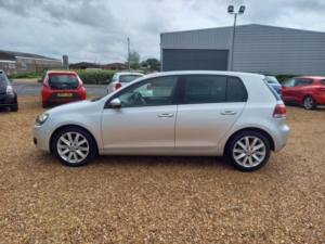 2012 Volkswagen Golf 2.0 Tdi Gt (leather) Euro 5 5dr in Silver — image 4