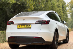2024 Tesla Model Y (dual Motor) Long Range Auto 4wde 5dr in White — image 3