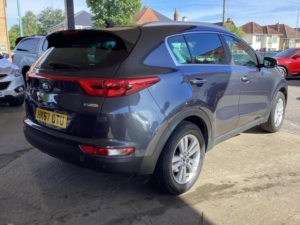 2018 Kia Sportage 1.7 Crdi 2 Euro 6 (s/s) 5dr in Silver — image 5