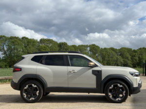 2025 Dacia Duster 1.2 Extreme Tce 130 4x2 My24 in Beige — image 3