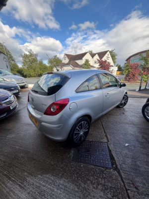 2014 Vauxhall Corsa 1.2 16v Design Euro 5 3dr (a/c) in Silver — image 5