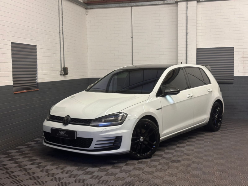 2014 Volkswagen Golf 2.0 Tdi Bluemotion Tech Gtd Hatchback 5dr Diesel DSG Euro 6 (s/s) (184 Ps) in White — image 1