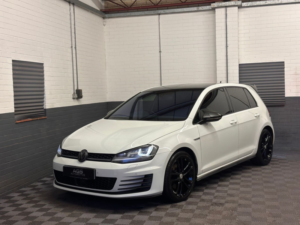 2014 Volkswagen Golf 2.0 Tdi Bluemotion Tech Gtd Hatchback 5dr Diesel DSG Euro 6 (s/s) (184 Ps) in White — image 4