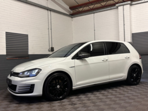 2014 Volkswagen Golf 2.0 Tdi Bluemotion Tech Gtd Hatchback 5dr Diesel DSG Euro 6 (s/s) (184 Ps) in White — image 5