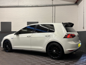 2014 Volkswagen Golf 2.0 Tdi Bluemotion Tech Gtd Hatchback 5dr Diesel DSG Euro 6 (s/s) (184 Ps) in White — image 6