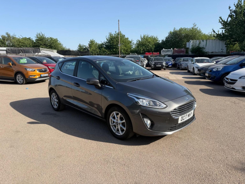 2017 Ford Fiesta 1.1 Ti-Vct Zetec Euro 6 (s/s) 5dr in Grey — image 1